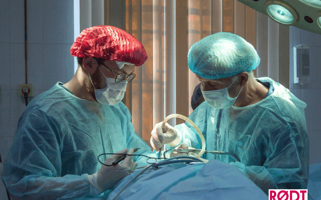 To læger i gang med en operation